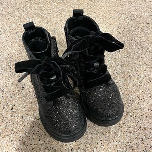 NEW Cat and Jack Toddler Black Glitter Boot, size 7